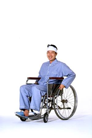 辛い下肢静脈瘤の治療は最新の手術で