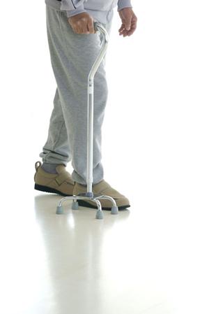 目立たないマウスピース矯正で歯並びを改善！三軒茶屋の矯正歯科クリニックに問い合わせて初診予約しませんか？